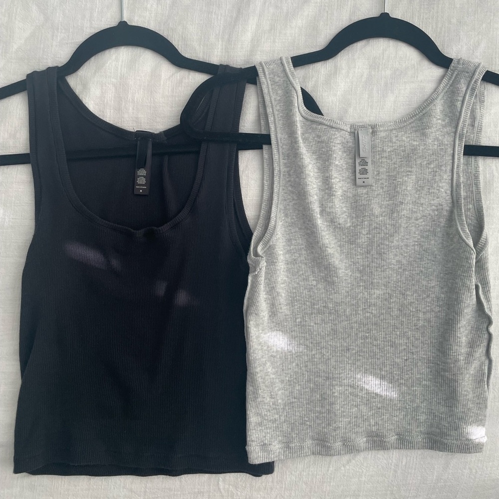 Skims black and grey tank set